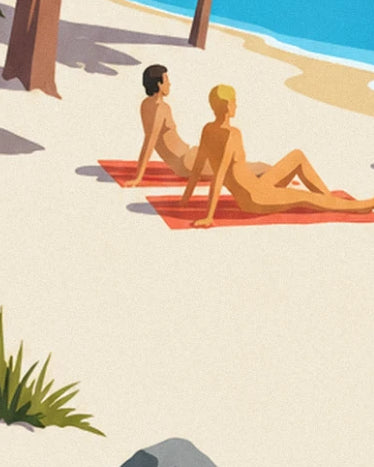 Couple allongé sur 2 serviettes rouges, au soleil sur le sable clair