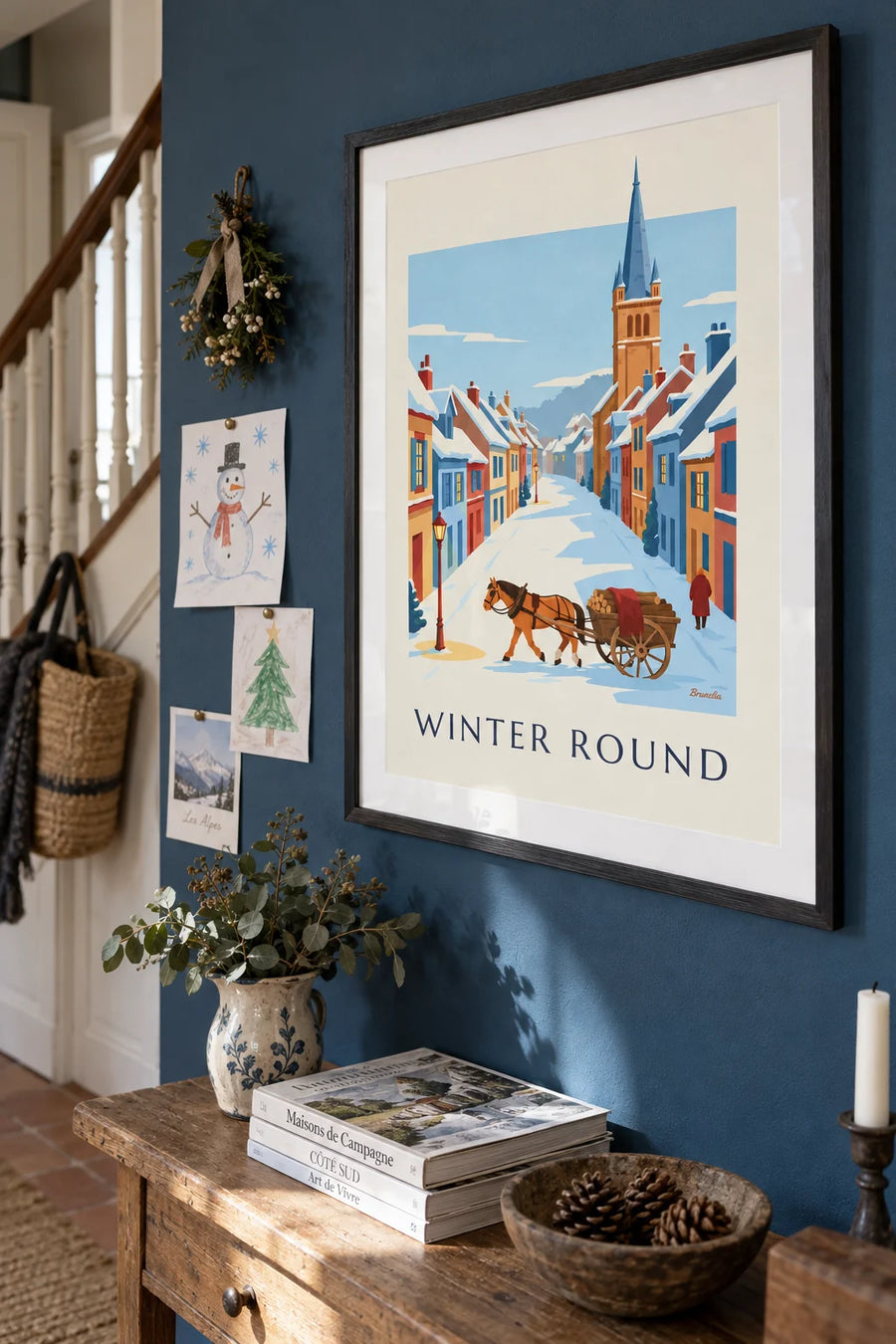 Affiche cheval et charrette dans un village enneigé : encadrée au mur