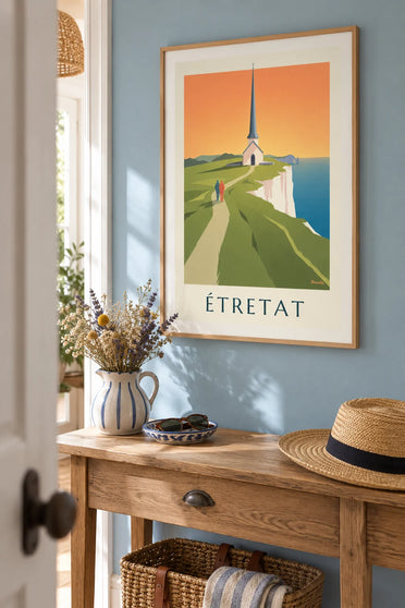 Poster Kapelle Notre-Dame de la Garde auf der Klippe von Étretat: gerahmt an der Wand