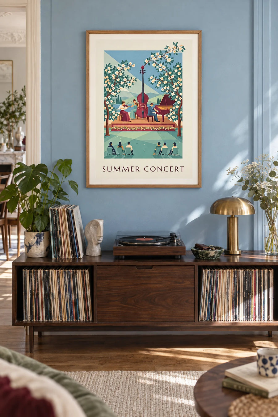 Poster Klassisches Musiktrio beim Sommerkonzert unter freiem Himmel: gerahmt an der Wand
