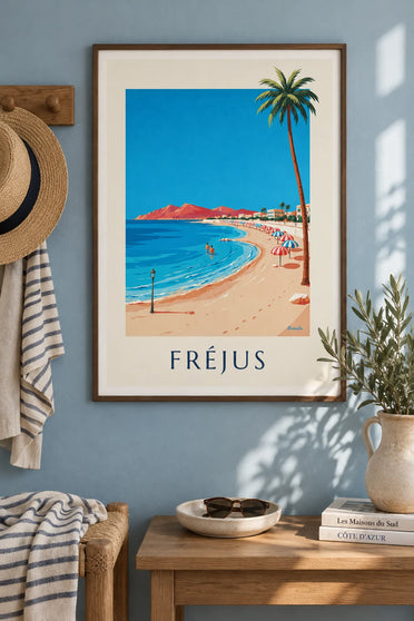 Poster Palmen und Sonnenschirme am Meer in Fréjus: gerahmt an der Wand