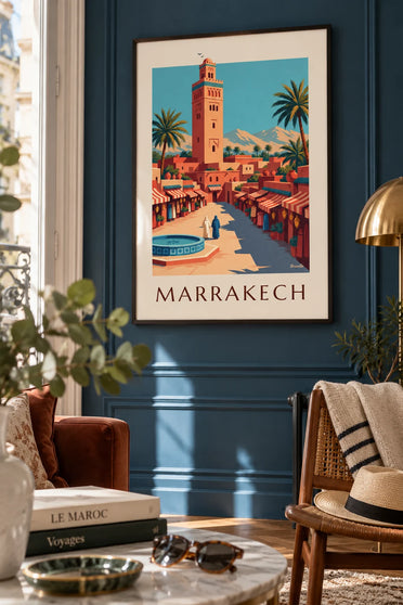 Poster mit der Medina von Marrakesch und dem Minarett der Koutoubia: gerahmt an der Wand