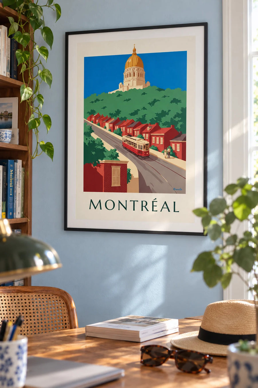 Affiche tramway rouge montant vers l'oratoire Saint-Joseph : encadrée au mur