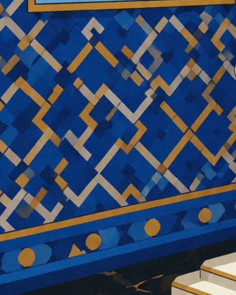 Le mur à losanges bleus, or et blancs, avec sa frise de ronds dorés et le marbre noir en bas