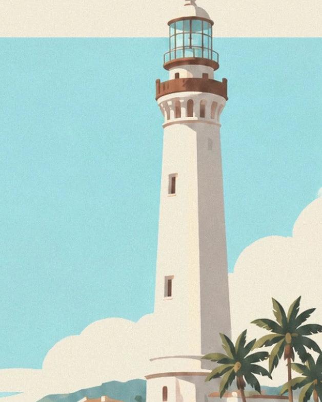 Der weiße Leuchtturm von Byron Bay, seine Glaslaterne und die Palmen an seinem Fuß