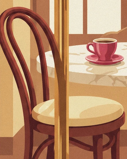 Une chaise en bois courbé et une tasse rose sur la table du salon de thé