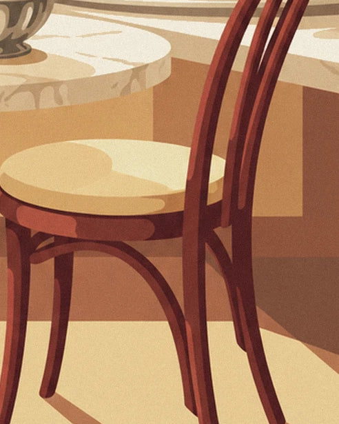 Une chaise au dossier en bois courbé et à l’assise crème, près des tables