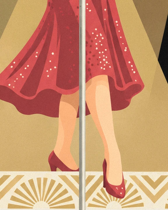Robe rouge pailletée qui tournoie, escarpins rouges et frise dorée en éventail au bord de la scène