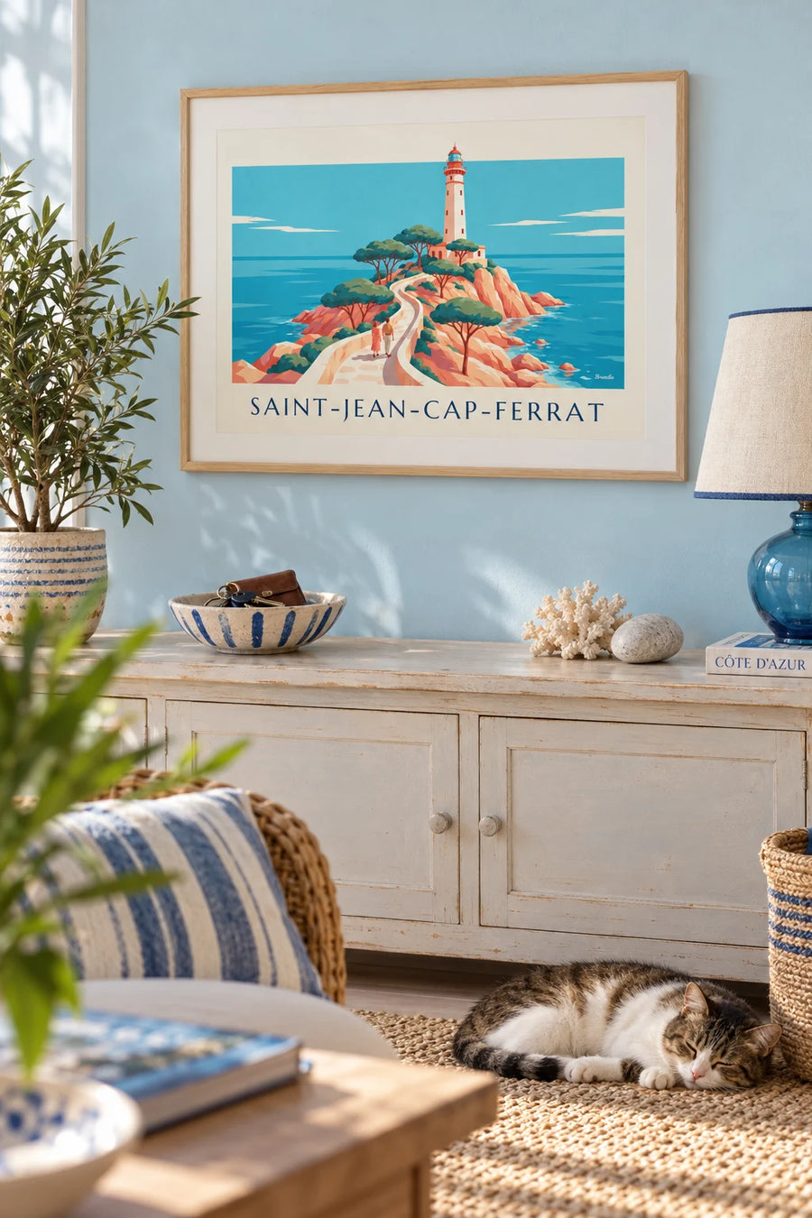 Poster Leuchtturm von Saint-Jean-Cap-Ferrat auf felsiger Landspitze: gerahmt an der Wand