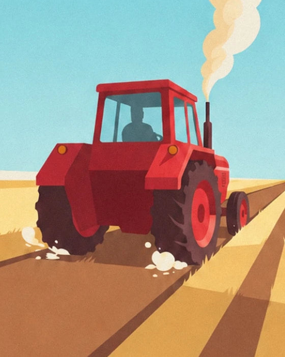 Der rote Traktor und sein Fahrer zwischen den Furchen des goldenen Feldes