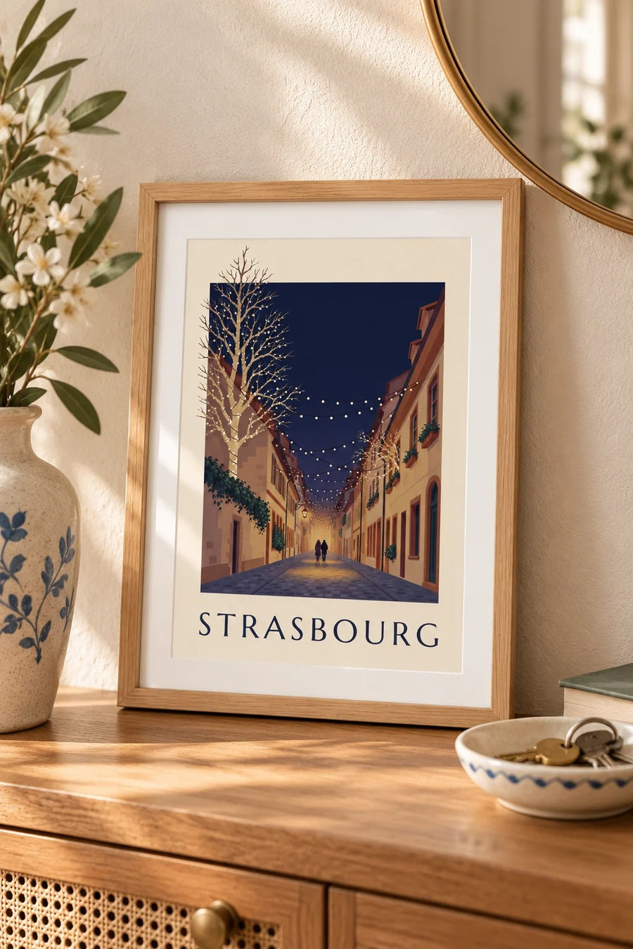 Poster einer weihnachtlich beleuchteten Gasse in Straßburg : kleines A4-Format, gerahmt