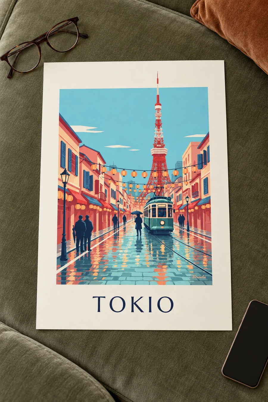 Poster Alte Straßenbahn in Tokio und Tokyo Tower in der Abenddämmerung: auf einem Tisch stehend