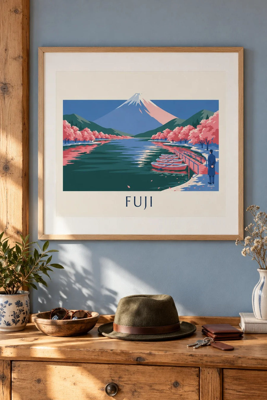 Poster Fuji, Kirschblüten und Boote am Steg: gerahmt an der Wand