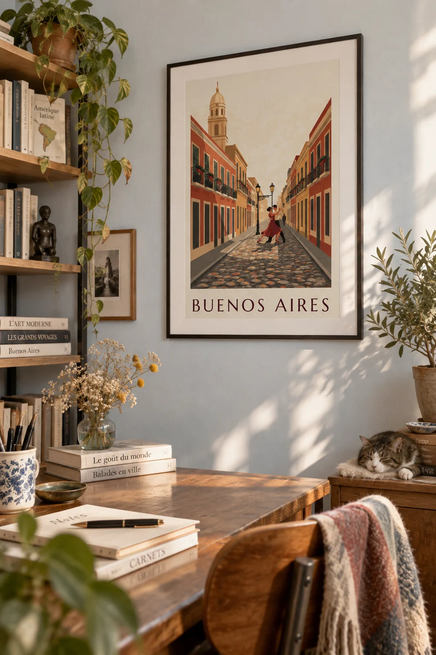 Affiche rue pavée de San Telmo à Buenos Aires et danseurs de tango : encadrée au mur