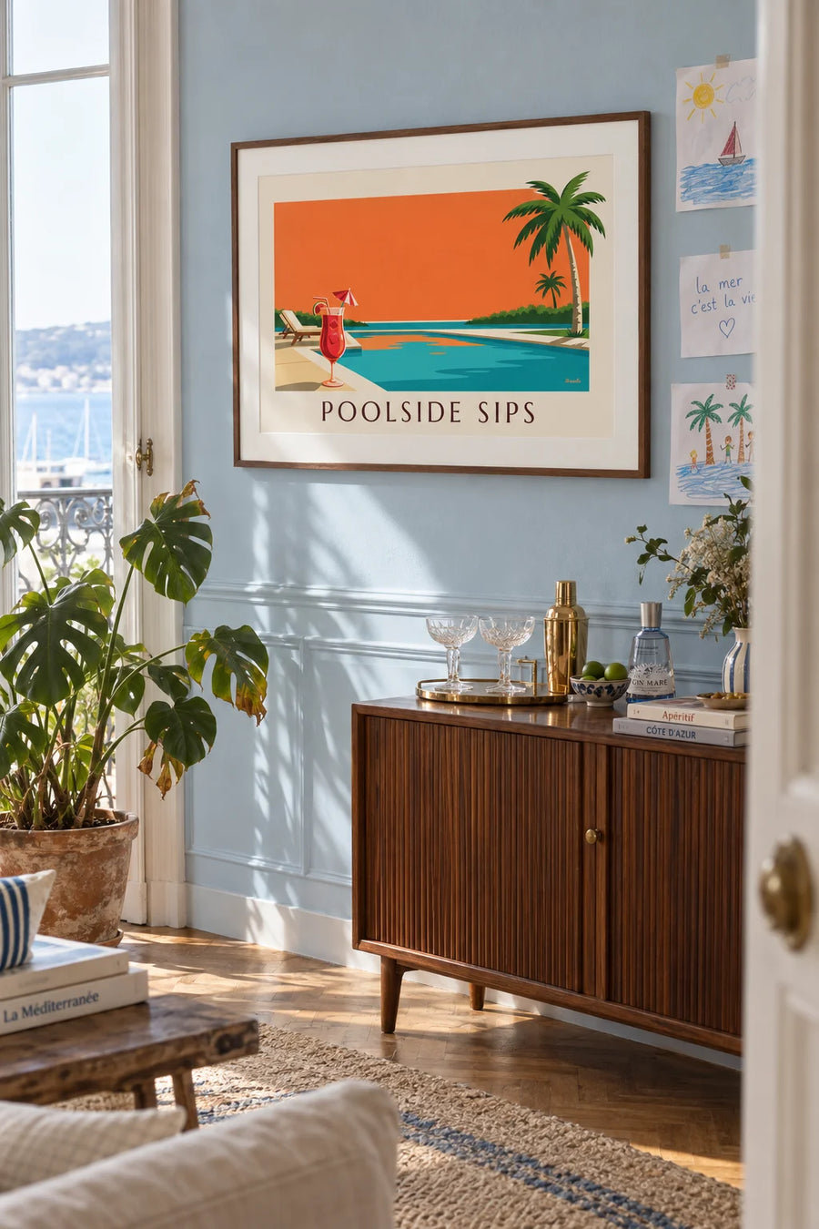 Affiche daïquiri à la fraise au bord de la piscine au crépuscule : encadrée au mur