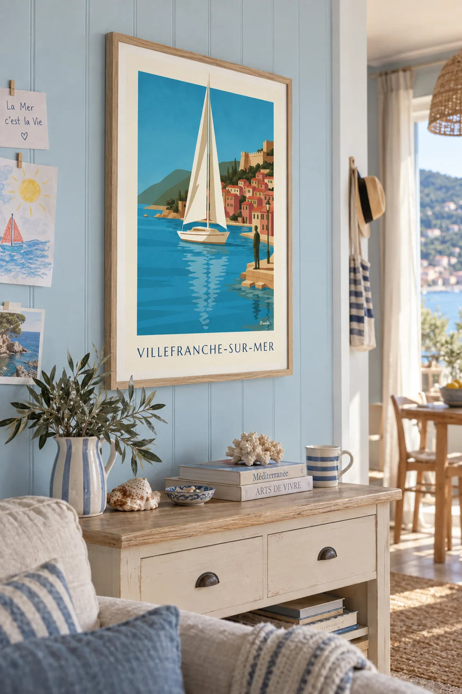 Poster Segelboot auf der Reede von Villefranche-sur-Mer: gerahmt an der Wand