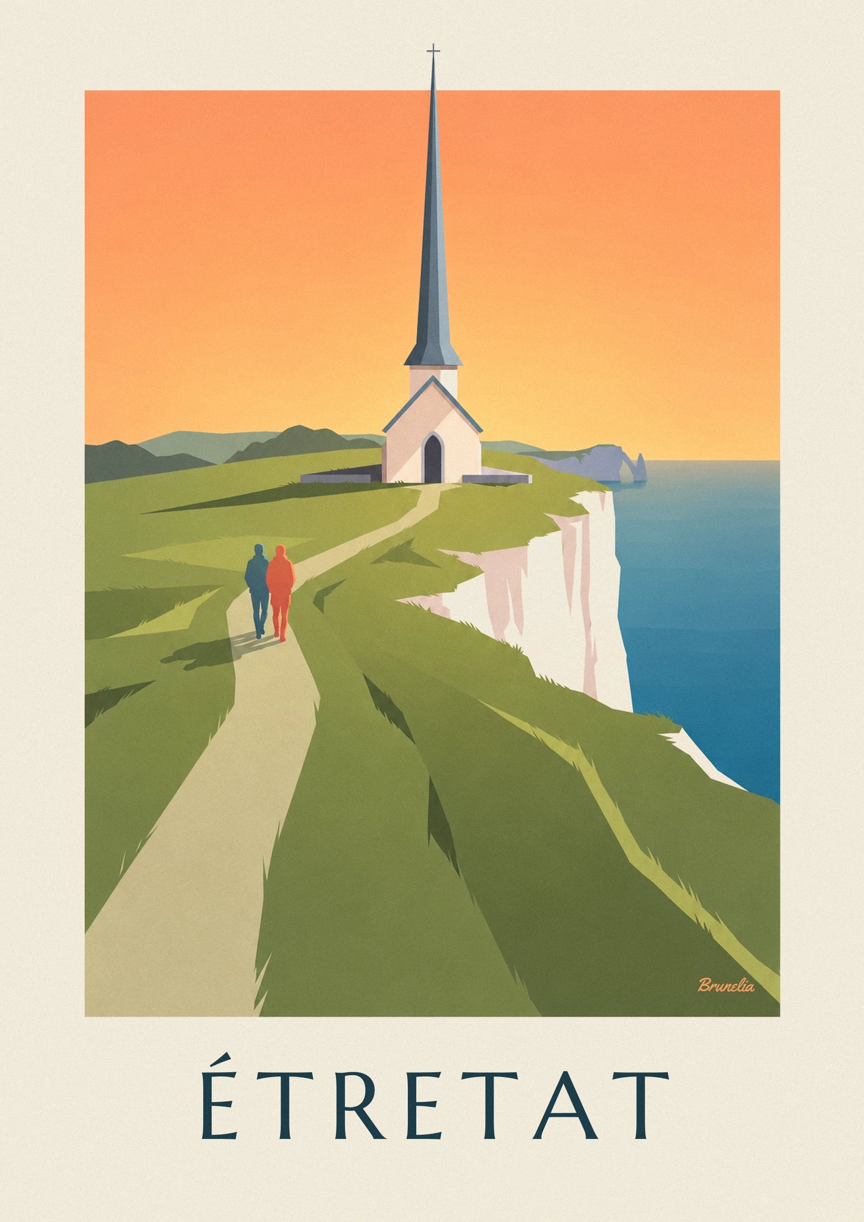 La chapelle blanche et son clocher pointu ardoise, sur l'herbe devant un ciel orangé