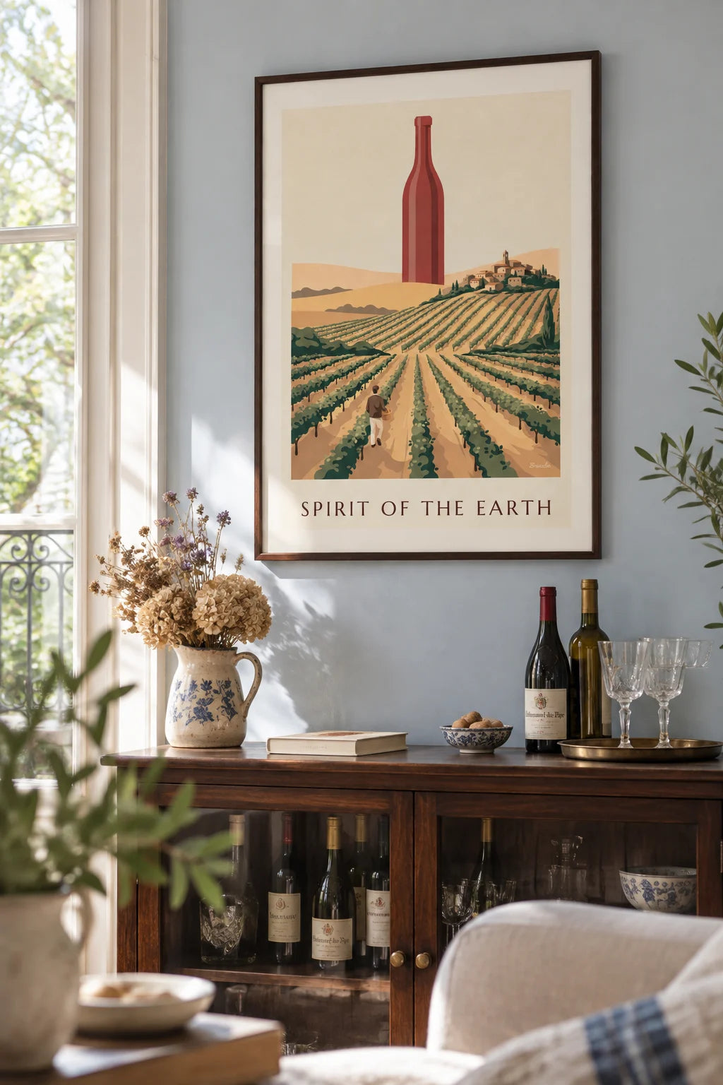 Mise en situation de Affiche bouteille de vin rouge au milieu des vignes de campagne