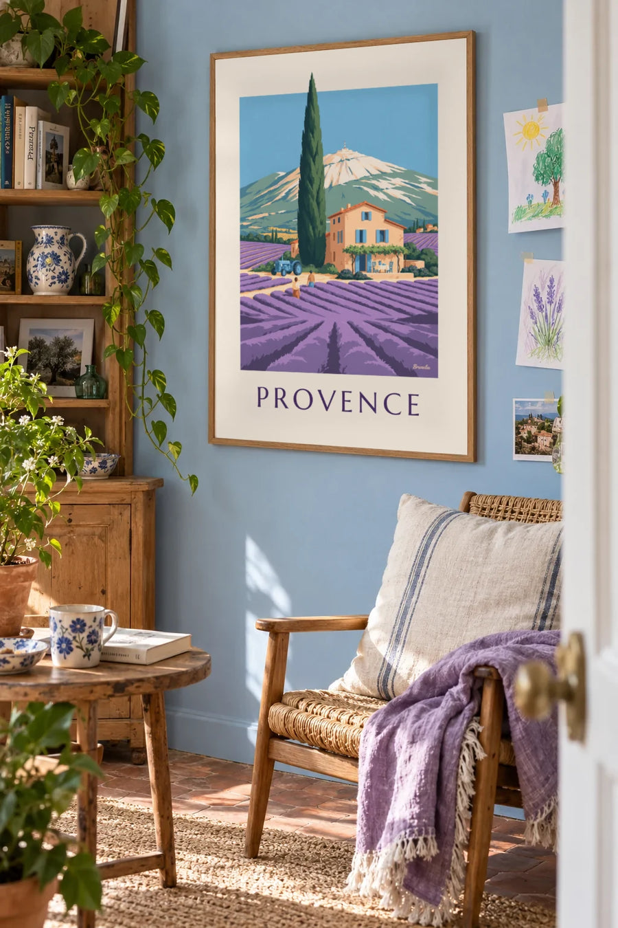 Poster mit provenzalischem Mas inmitten von Lavendelfeldern: gerahmt an der Wand