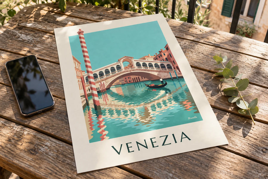 Affiche pont du Rialto et gondole sur le Grand Canal à Venise : posée sur une table