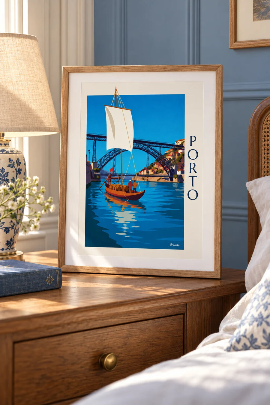 Poster Ponte Dom Luís und Rabelo-Boot auf dem Douro in Porto: kleines Format A4 gerahmt