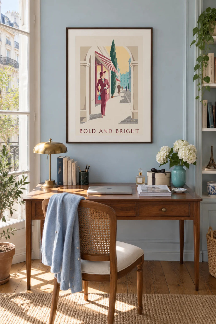 Affiche femme en costume bordeaux et accessoires turquoise : encadrée au mur