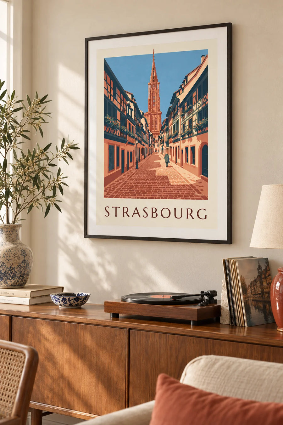 Affiche ruelle pavée et cathédrale du vieux Strasbourg : encadrée au mur