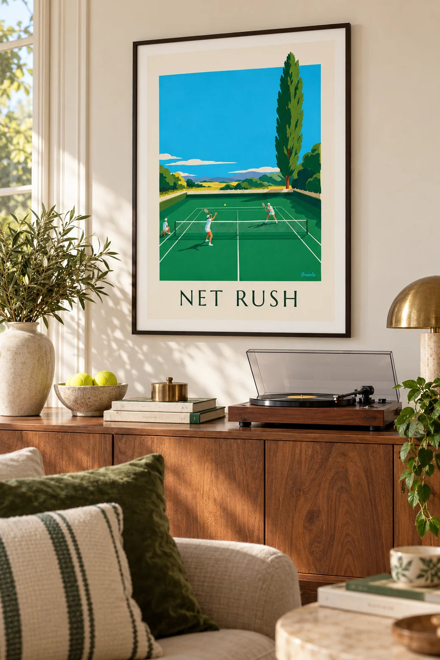 Affiche joueur de tennis à la volée au filet sur gazon : encadrée au mur